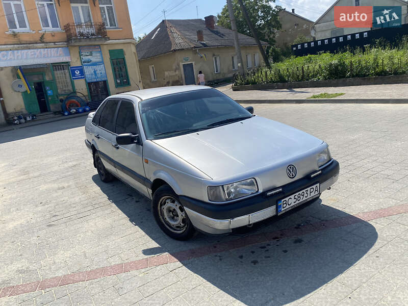 Седан Volkswagen Passat 1990 в Старом Самборе