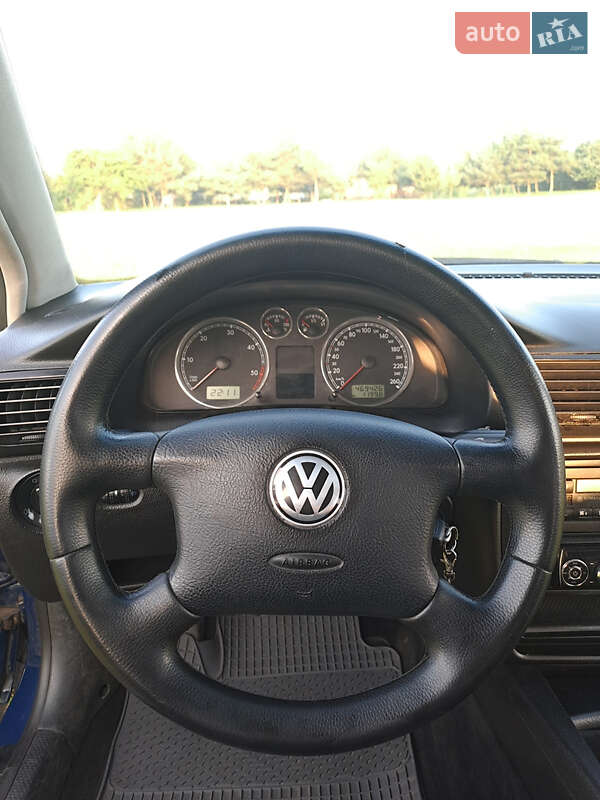 Універсал Volkswagen Passat 2002 в Рава-Руській