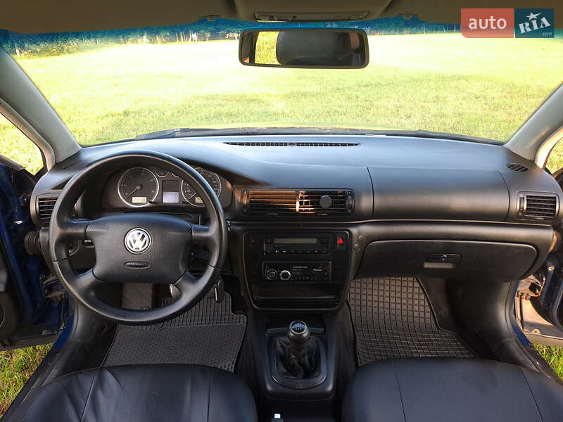 Універсал Volkswagen Passat 2002 в Рава-Руській