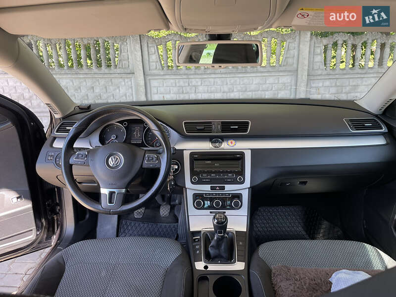 Седан Volkswagen Passat 2012 в Глыбокой