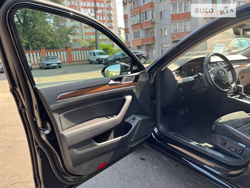 Седан Volkswagen Passat 2017 в Киеве