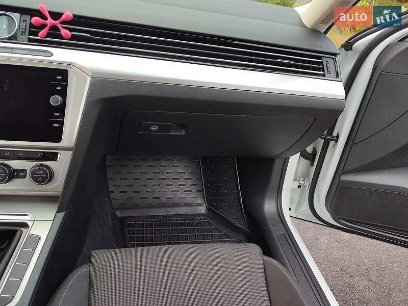 Універсал Volkswagen Passat 2017 в Вишгороді
