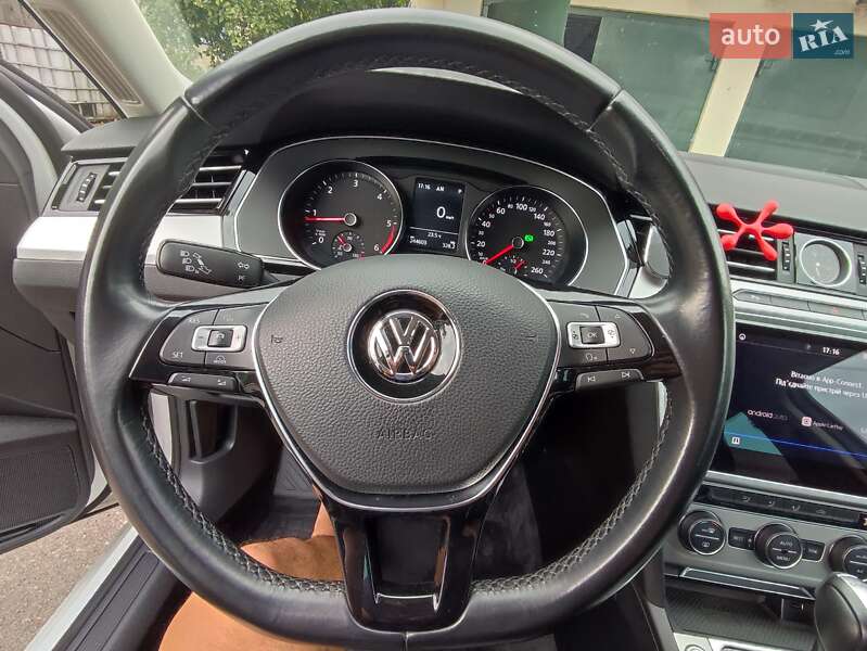 Універсал Volkswagen Passat 2017 в Вишгороді