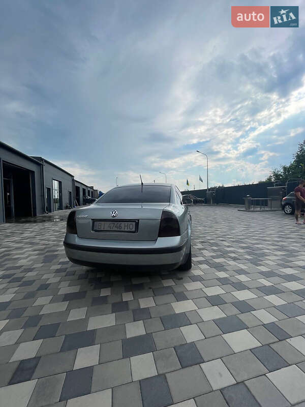 Седан Volkswagen Passat 2004 в Полтаві