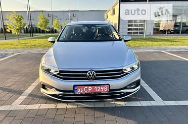 Универсал Volkswagen Passat 2021 в Мукачево