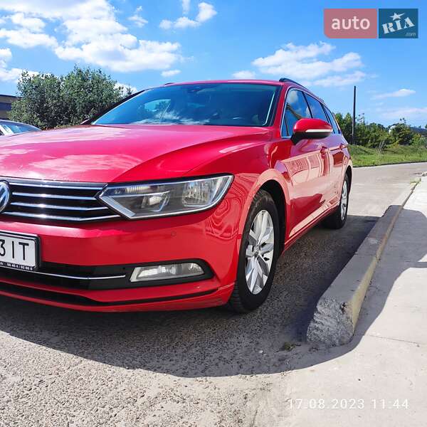 Універсал Volkswagen Passat 2015 в Києві