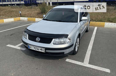 Седан Volkswagen Passat 1999 в 