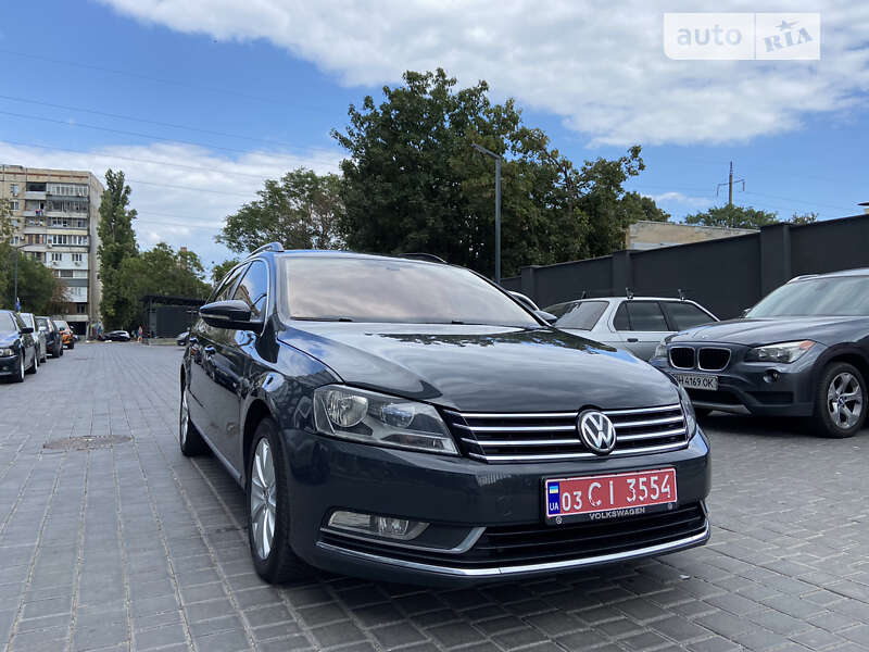 Универсал Volkswagen Passat 2013 в Одессе