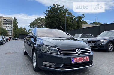 Универсал Volkswagen Passat 2013 в Одессе