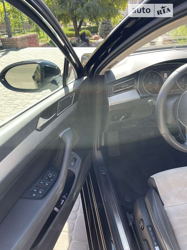 Універсал Volkswagen Passat 2017 в Запоріжжі