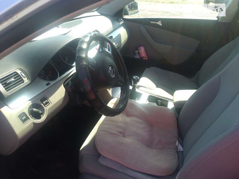 Универсал Volkswagen Passat 2010 в Ровно