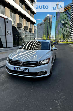 Седан Volkswagen Passat 2016 в 