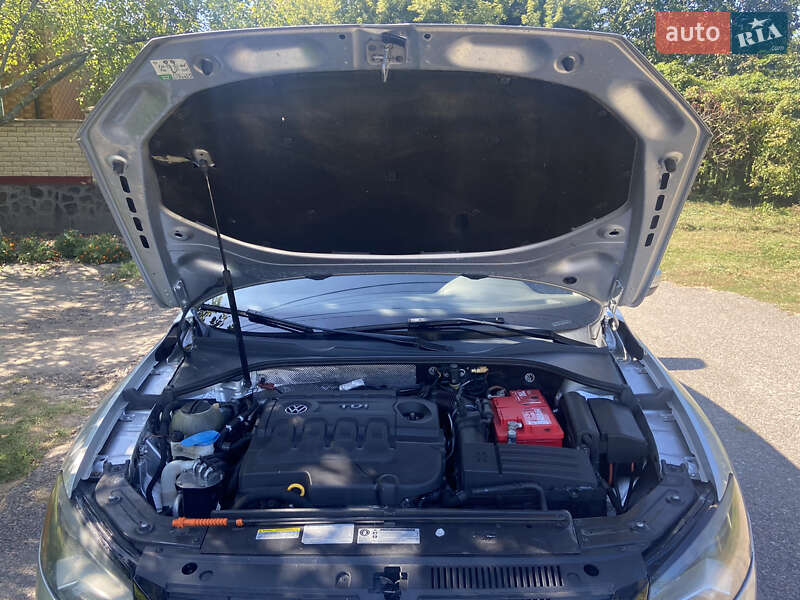 Седан Volkswagen Passat 2014 в Киеве