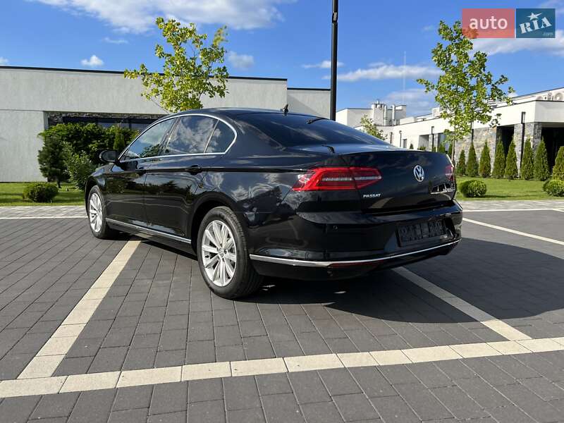 Седан Volkswagen Passat 2017 в Мукачево
