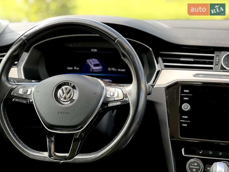 Седан Volkswagen Passat 2017 в Мукачево