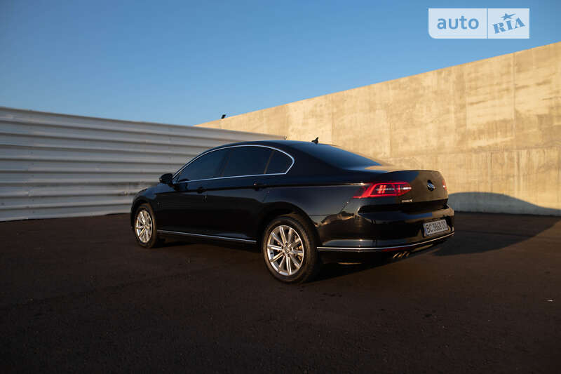 Седан Volkswagen Passat 2017 в Львове