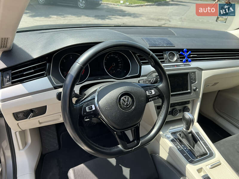 Универсал Volkswagen Passat 2017 в Виннице