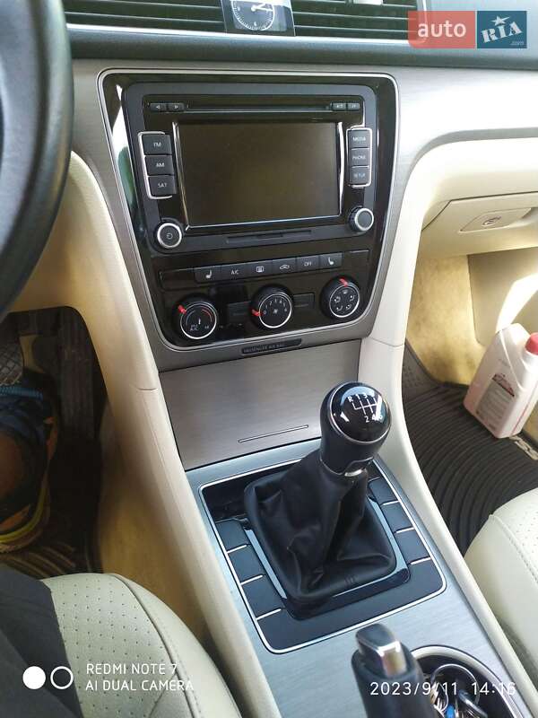 Седан Volkswagen Passat 2015 в Дрогобыче