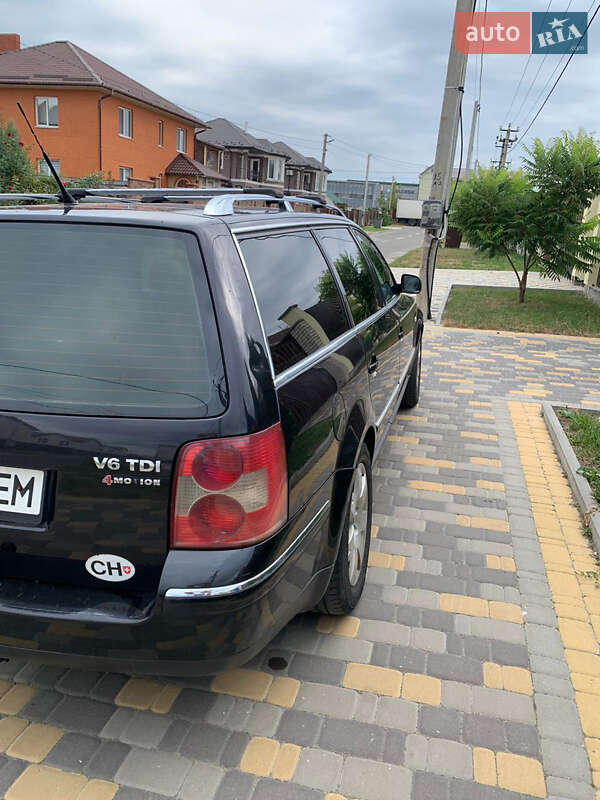 Универсал Volkswagen Passat 2002 в Вишневом
