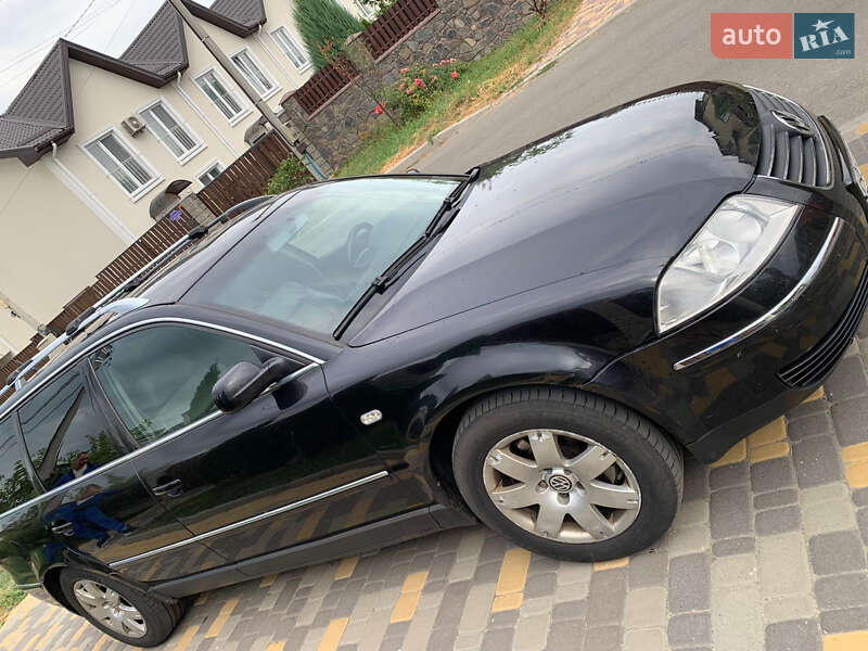 Универсал Volkswagen Passat 2002 в Вишневом