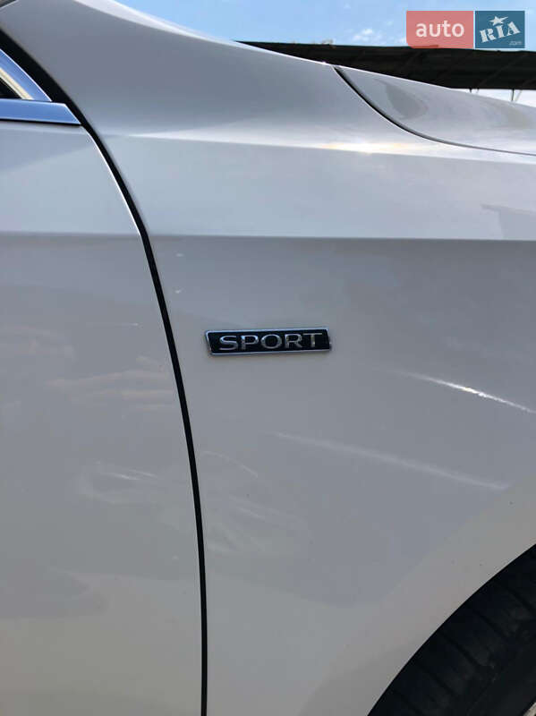 Седан Volkswagen Passat 2015 в Днепре