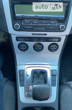 Седан Volkswagen Passat 2008 в Киеве