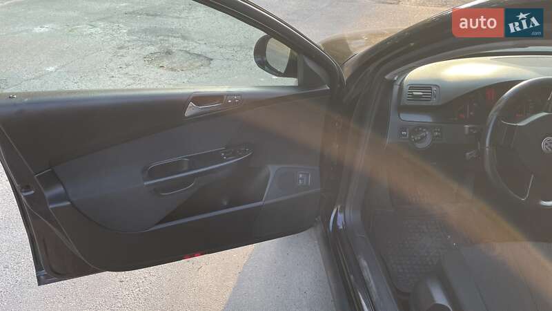 Универсал Volkswagen Passat 2006 в Луцке фото 16 Универсал Volkswagen Passat 2006 в Луцке