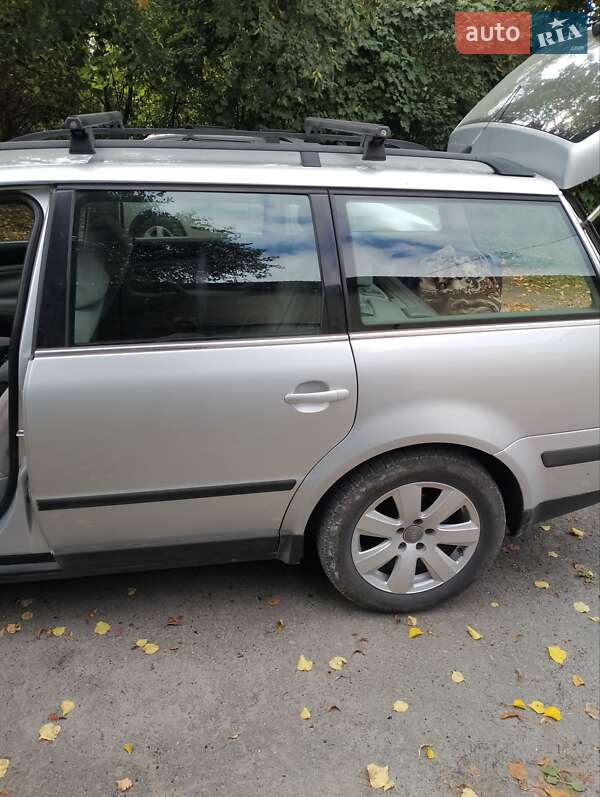 Універсал Volkswagen Passat 2001 в Бурштині