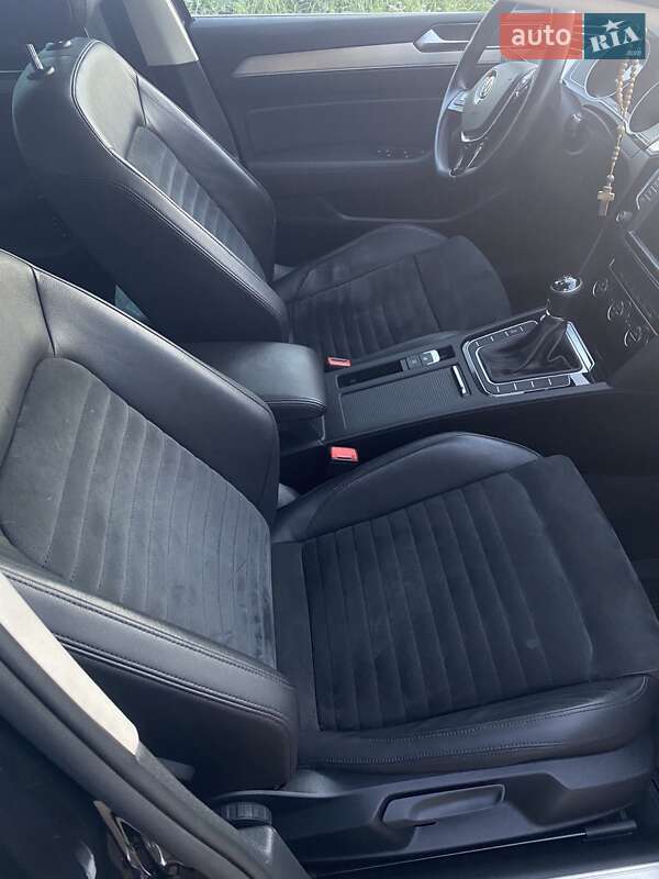 Універсал Volkswagen Passat 2015 в Львові