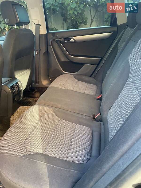 Универсал Volkswagen Passat 2013 в Ужгороде