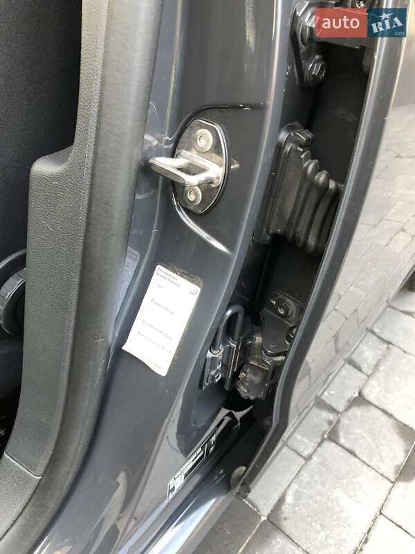 Універсал Volkswagen Passat 2011 в Львові