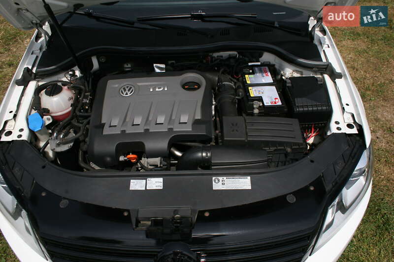 Универсал Volkswagen Passat 2011 в Черновцах