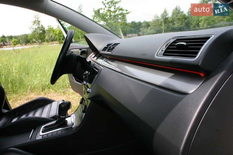 Универсал Volkswagen Passat 2011 в Черновцах