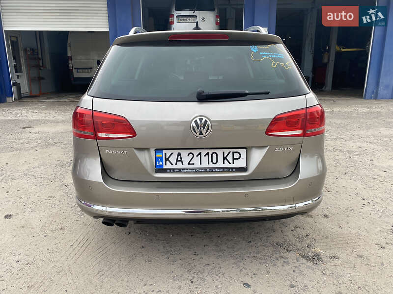 Універсал Volkswagen Passat 2013 в Одесі