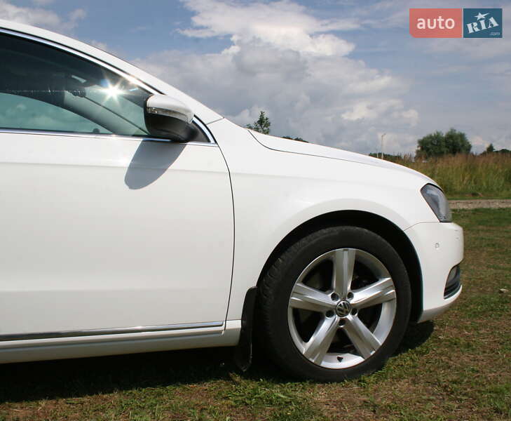 Универсал Volkswagen Passat 2011 в Черновцах