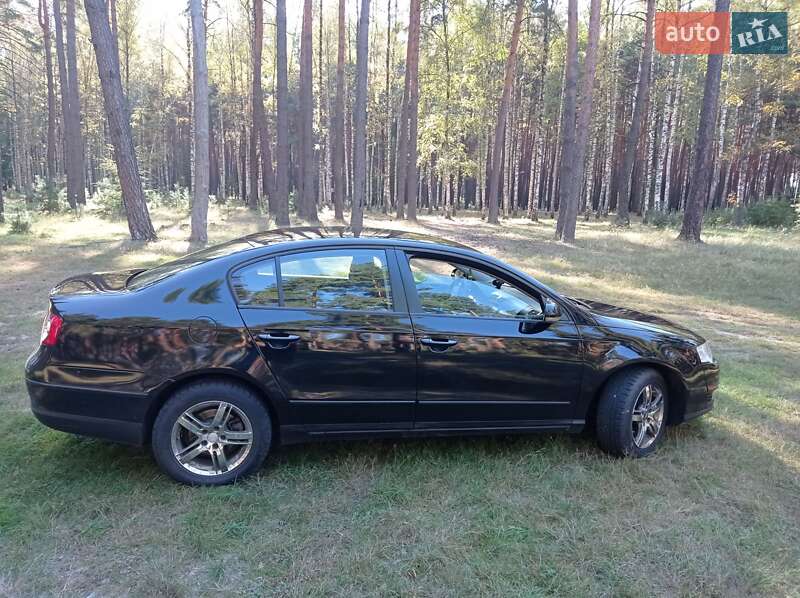 Седан Volkswagen Passat 2008 в Лебедині