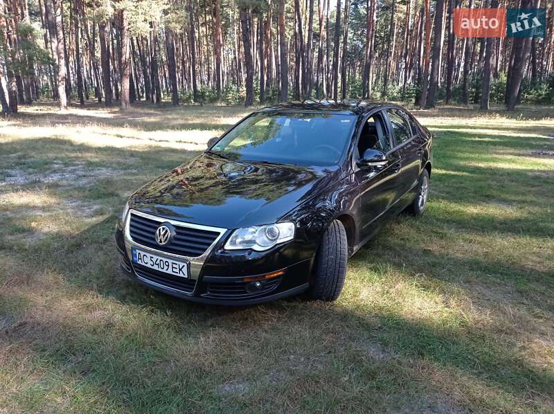 Седан Volkswagen Passat 2008 в Лебедині