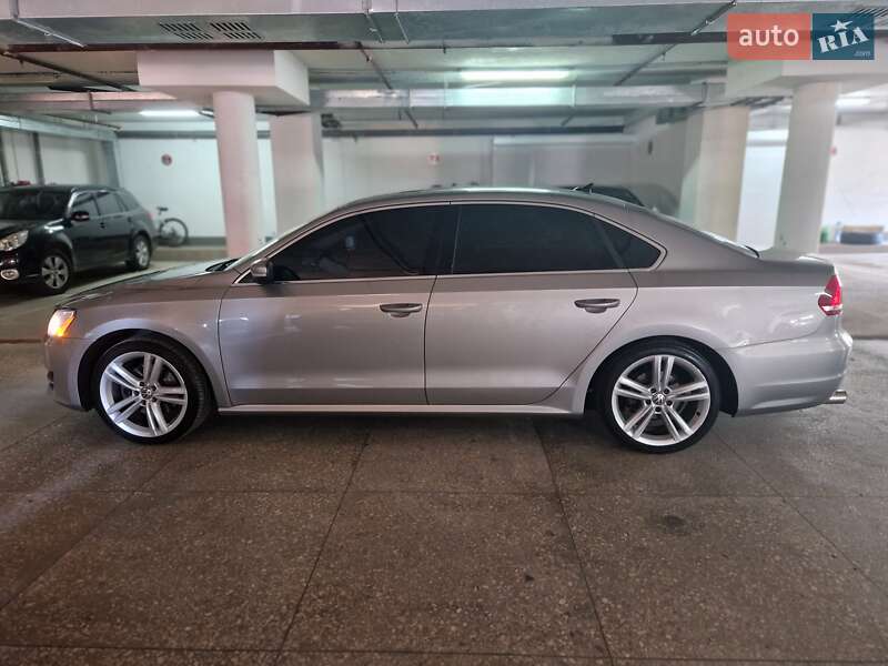 Седан Volkswagen Passat 2014 в Остроге