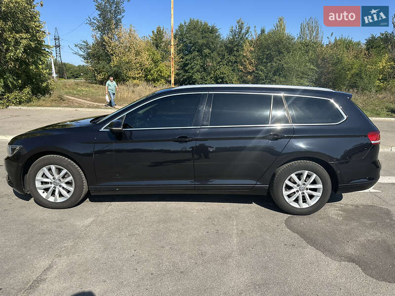 Універсал Volkswagen Passat 2017 в Запоріжжі