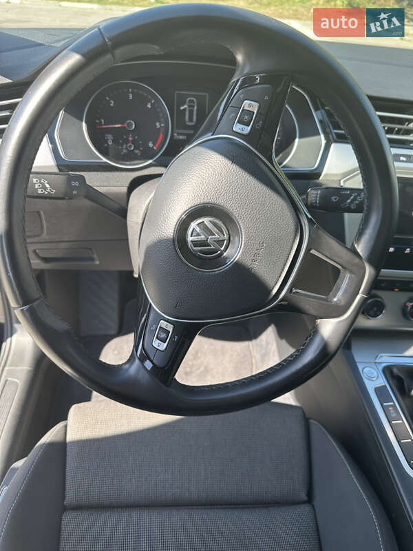 Універсал Volkswagen Passat 2017 в Запоріжжі