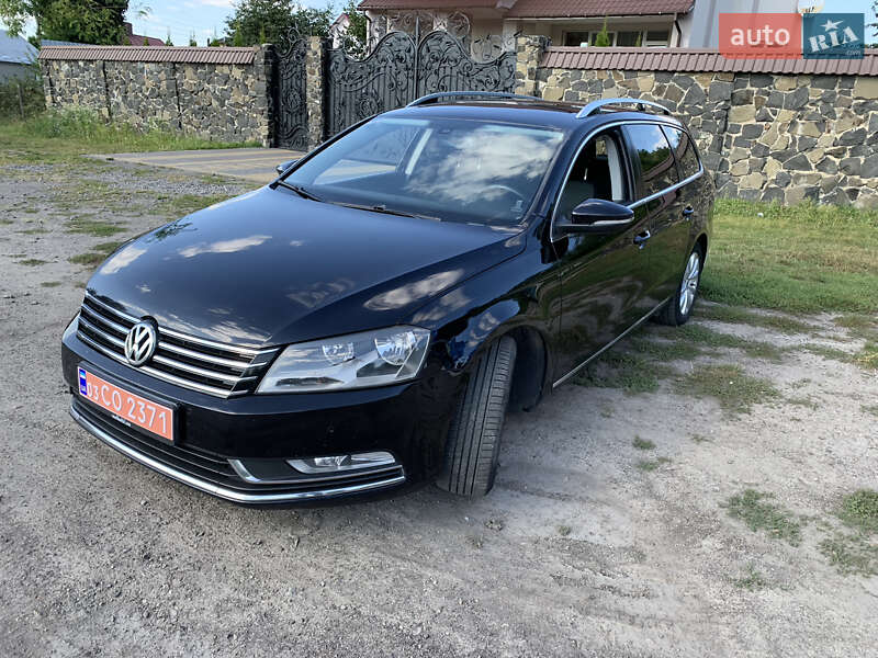 Универсал Volkswagen Passat 2012 в Дубно