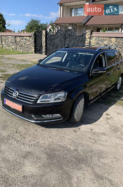 Универсал Volkswagen Passat 2012 в Дубно