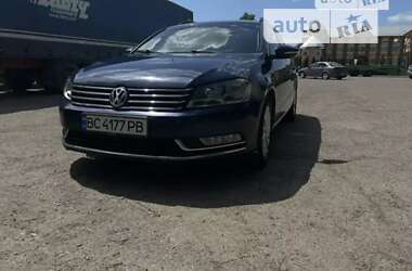 Універсал Volkswagen Passat 2013 в Самборі