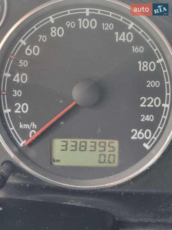 Седан Volkswagen Passat 2003 в Львове