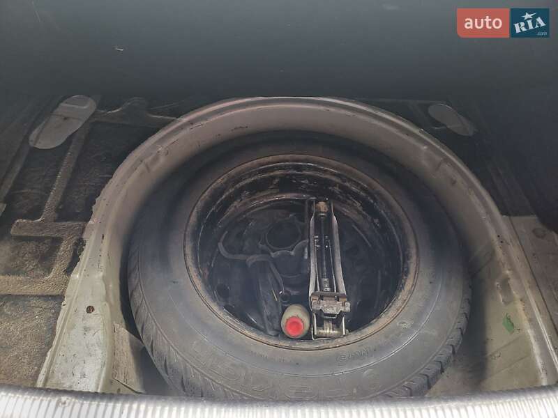 Седан Volkswagen Passat 2003 в Львове