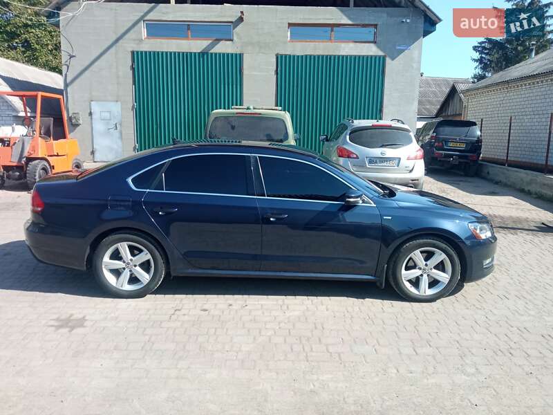 Седан Volkswagen Passat 2013 в Гайвороні