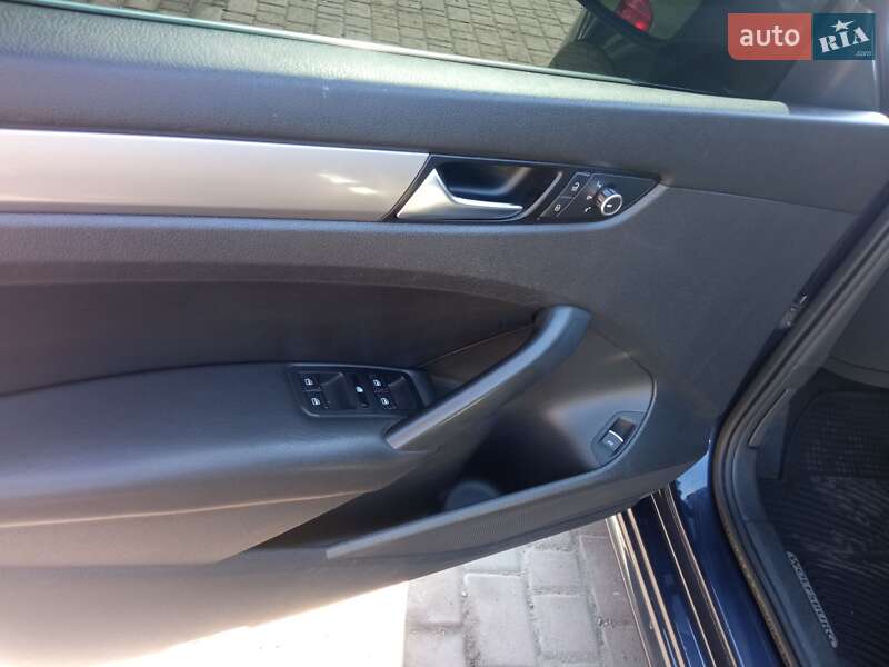 Седан Volkswagen Passat 2013 в Гайвороні