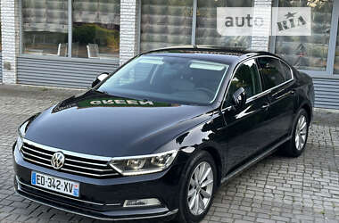 Седан Volkswagen Passat 2016 в Мукачевому