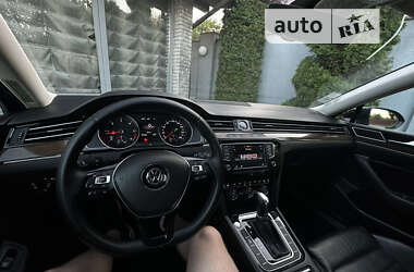 Седан Volkswagen Passat 2016 в 