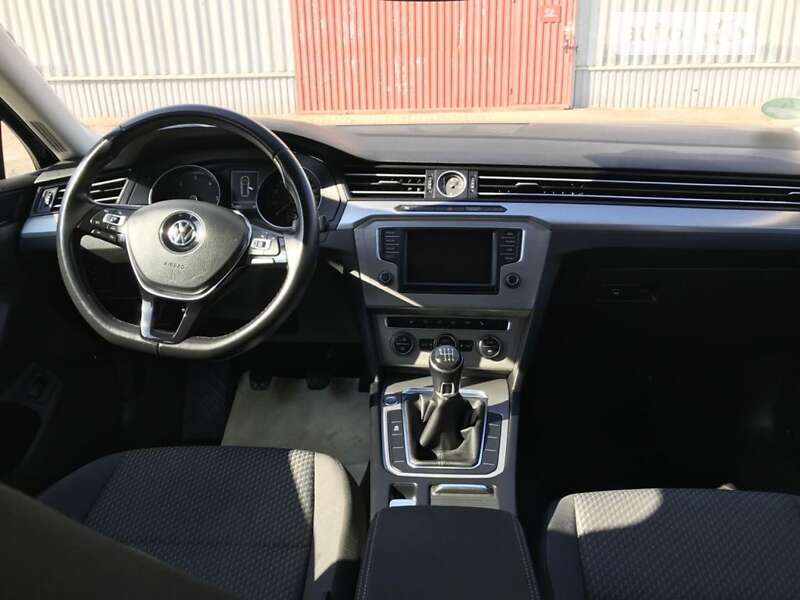 Універсал Volkswagen Passat 2017 в Володимирі